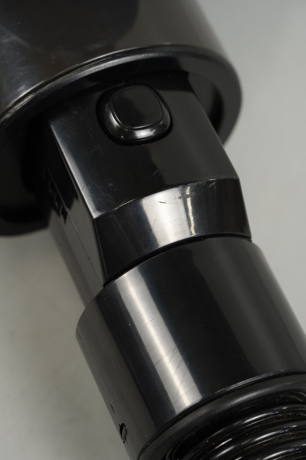 Cylinder Vacuum Cleaner 700W Bagless