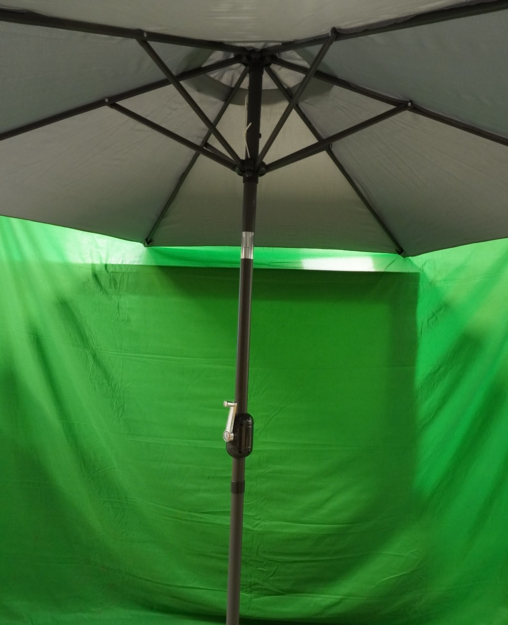 2.5M Grey Garden Parasol Sun Shade Umbrella SunDazeCrank Handle Tilt Mechanism