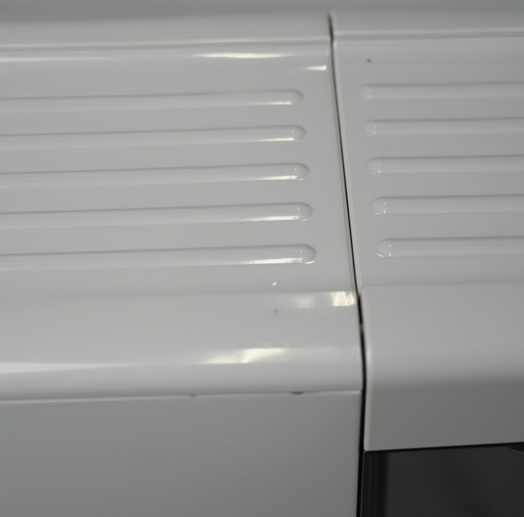 Espresso machine with digital LED display Salter with milk frothing wand