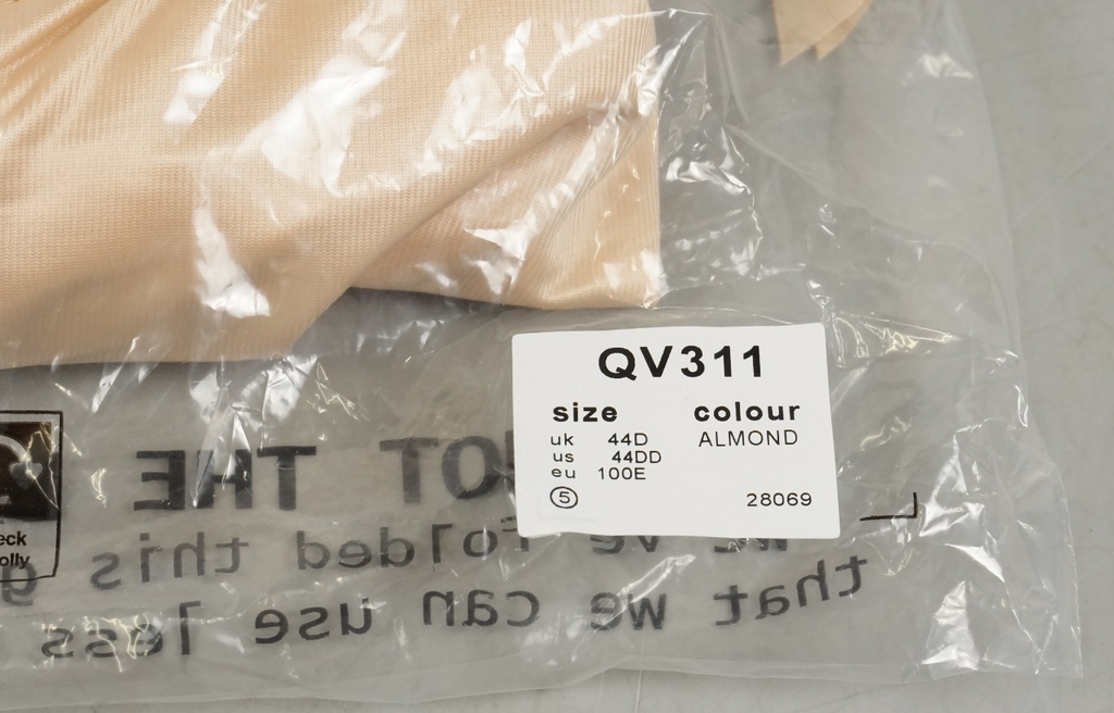 Shapewear Medium Tummy Control Wired Plunge Body Suit 44D MAGISCULPT Almond