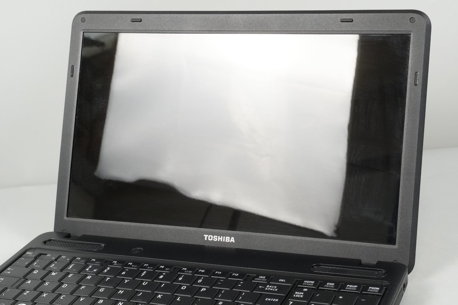 TOSHIBA SATELLITE C650-166, Dual Core T4500 2.3GHz, 4GB RAM, 128GB SSD NO WEBCAM