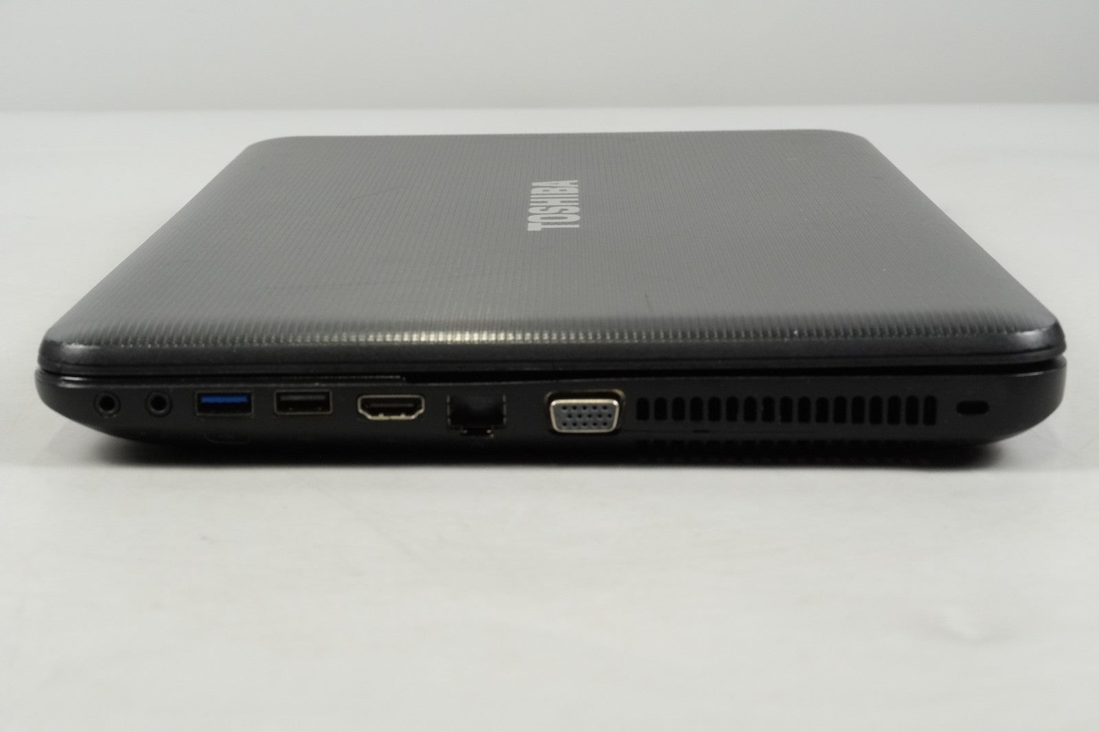 Toshiba Satellite C850-1D2, Pentium B960 Dual Core 2.20 GHz, 4GB Ram, 128GB SSD