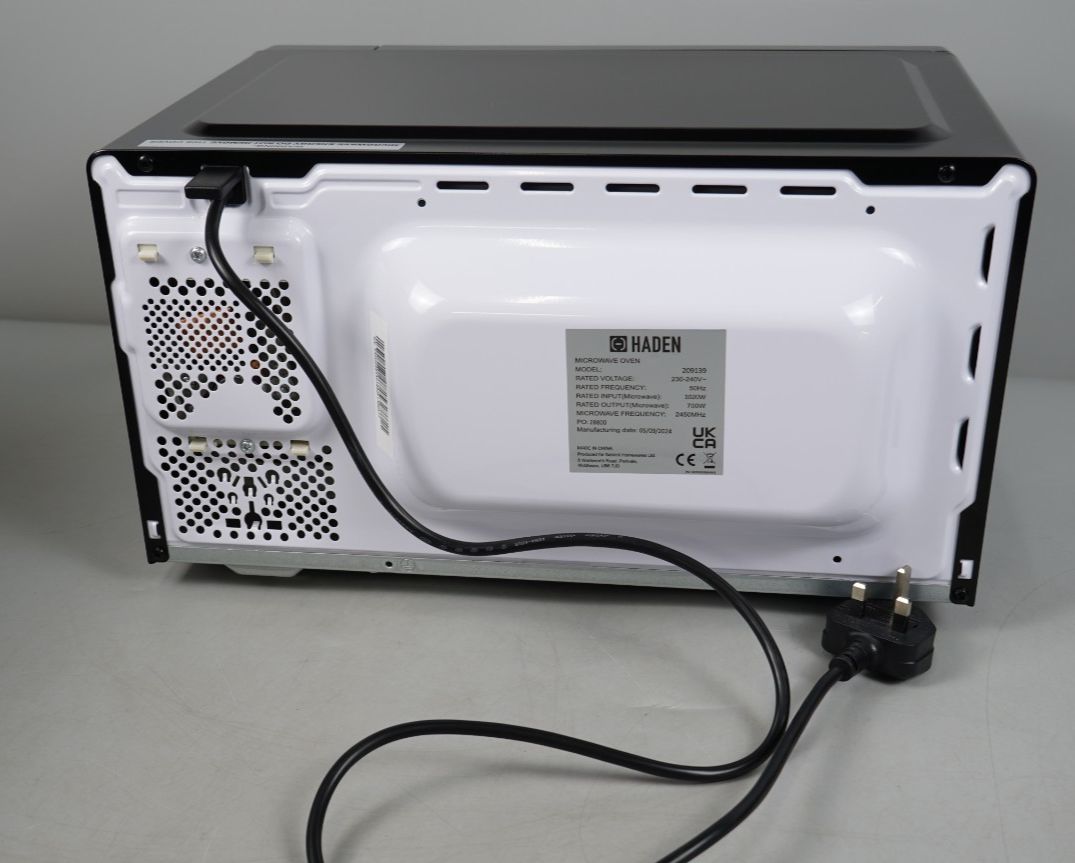 700W Microwave Manual Black 17 Litre Haden