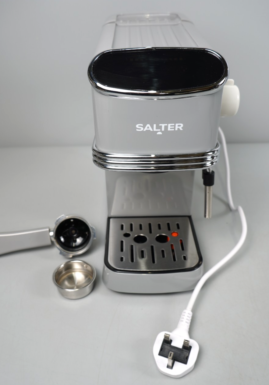 Espresso machine with digital LED display Salter with milk frothing wand