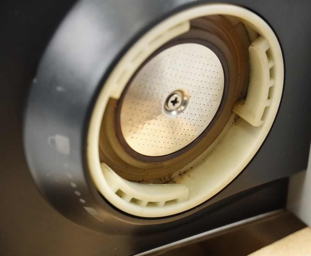 Espresso machine with digital LED display Salter with milk frothing wand