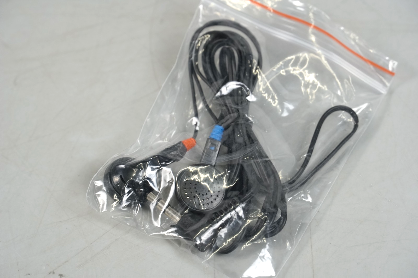 JOBLOT Disposable Earbuds Headphones Bulk Earphones for Schools, Libraries etc