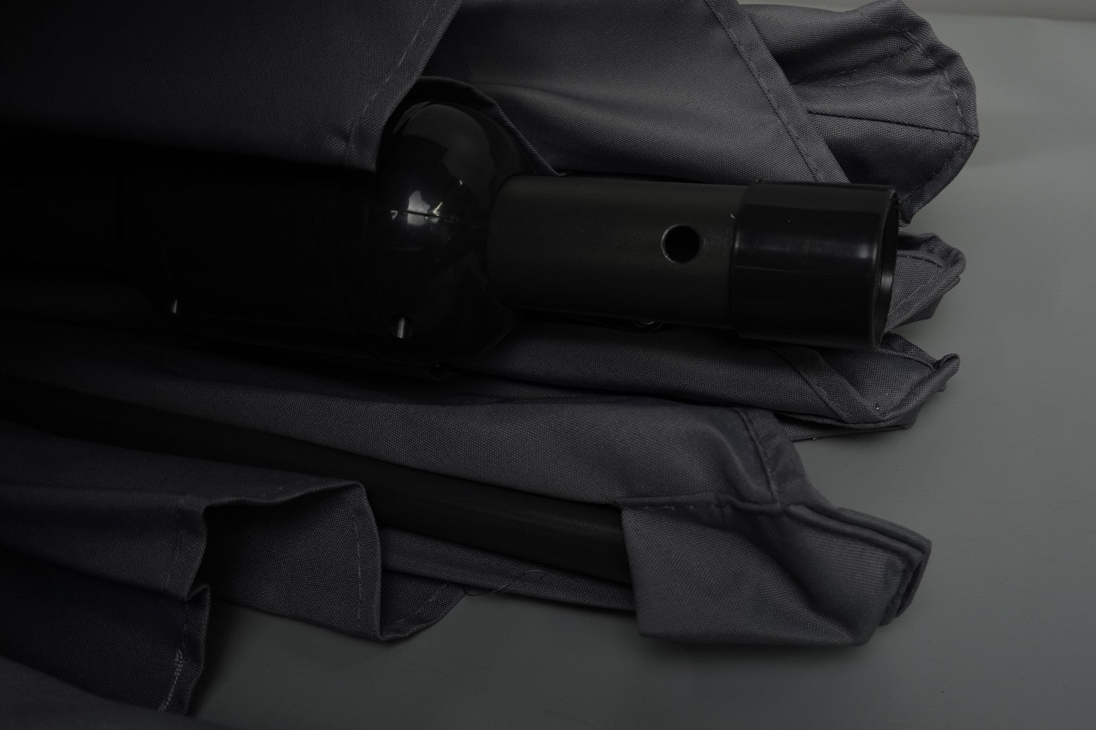 2.5M Grey Garden Parasol Sun Shade Umbrella SunDazeCrank Handle Tilt Mechanism