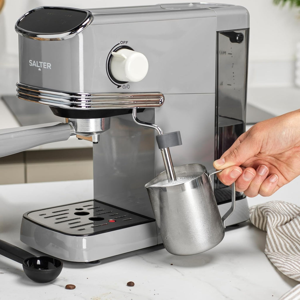 Espresso machine with digital LED display Salter with milk frothing wand