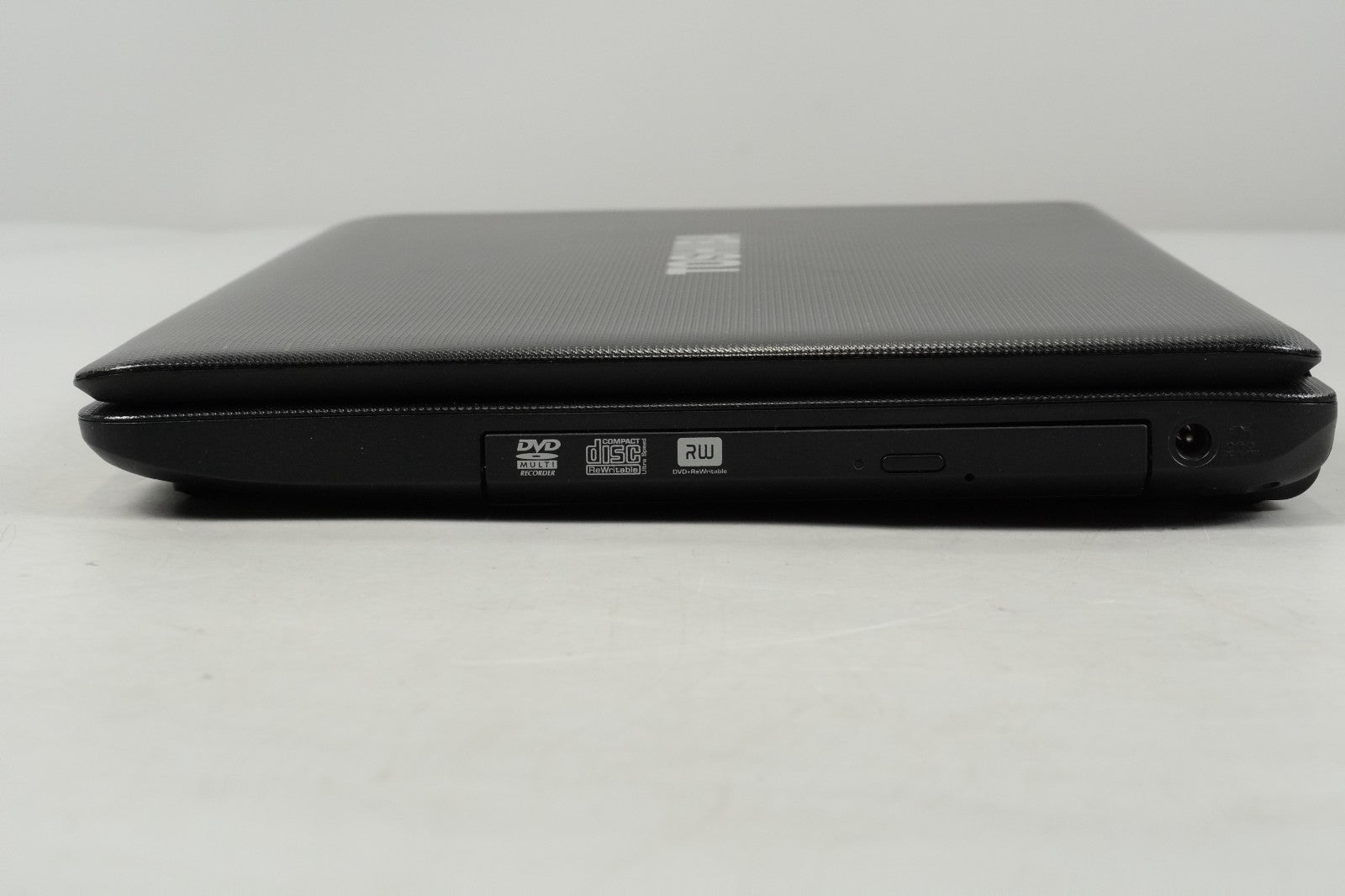 TOSHIBA SATELLITE C650-166, Dual Core T4500 2.3GHz, 4GB RAM, 128GB SSD NO WEBCAM