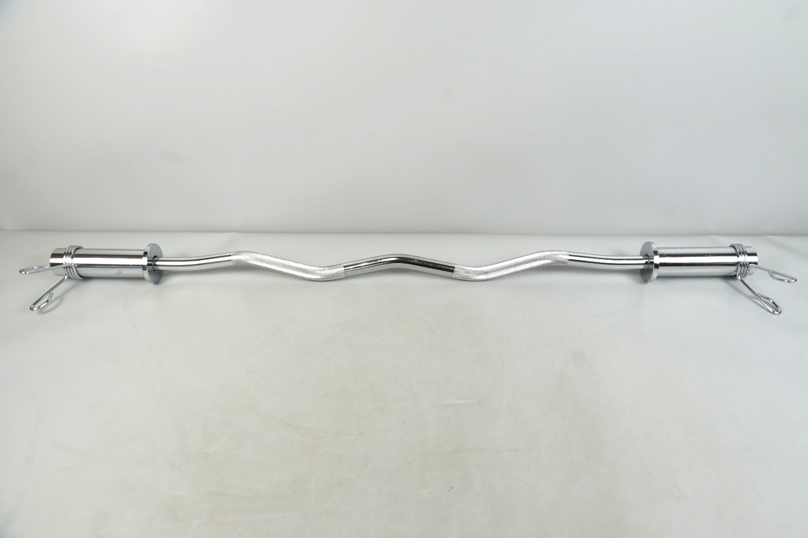 Curl Bar Weight Lifting Barbell Bar with Non-Slip Hand Grip and 2 Spring Collars