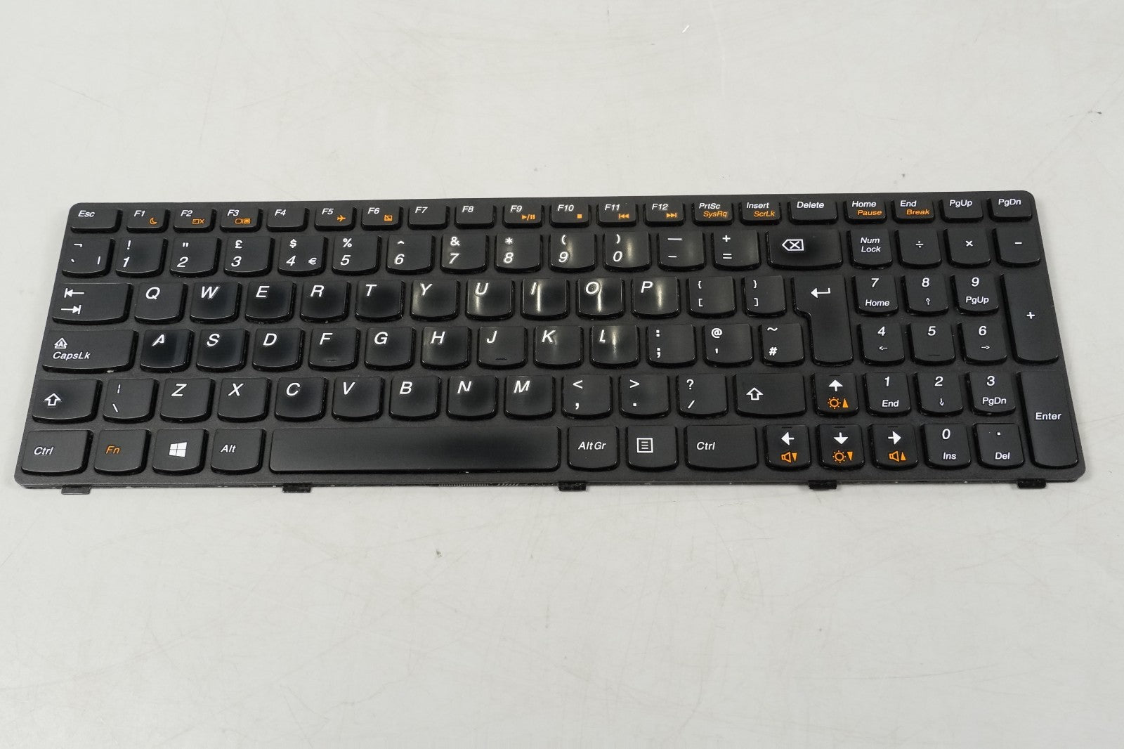 Lenovo G580 2189 Keyboard 25206690 0A V-117020NK2-UK ROA Used Replacement Part