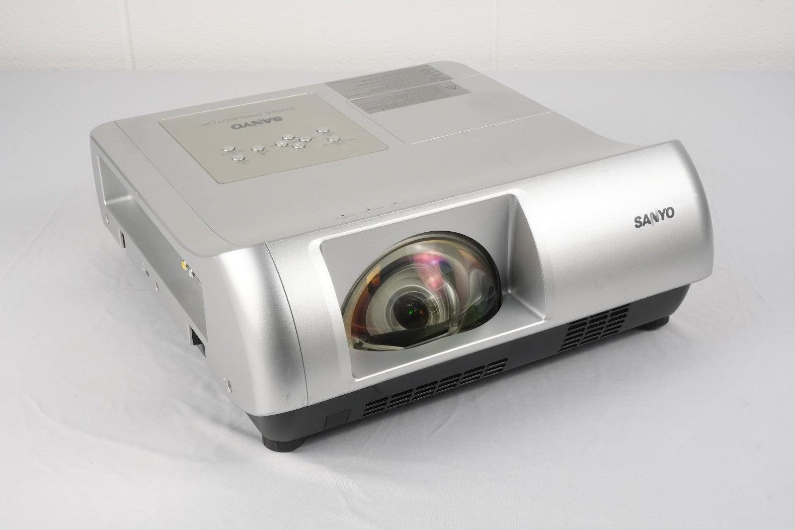 WXGA Projector SANYO PLC-WL2500 f Conference Room 743h Missing Filter Cover