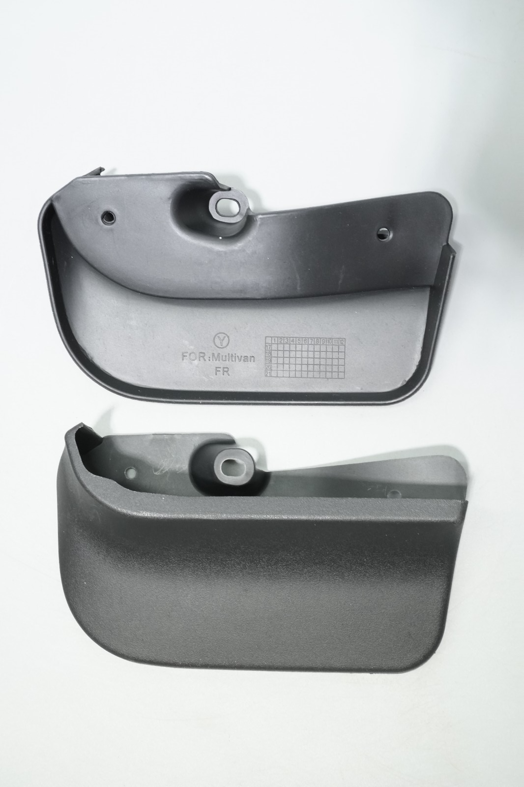 Transporter Caravelle T6 Multivan Kombi 2015 on Mudflaps Splash Guards Mudguards