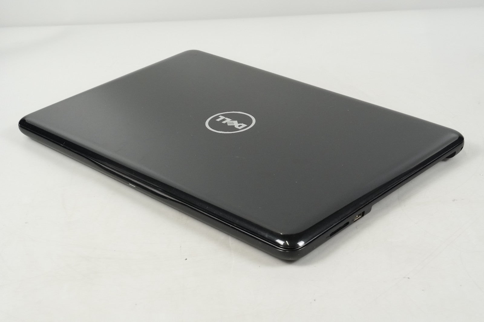 Laptop Dell Inspiron P66F AMD A10 9600P RADEON R5 2.4GHz 8GB RAM 256GB SSD