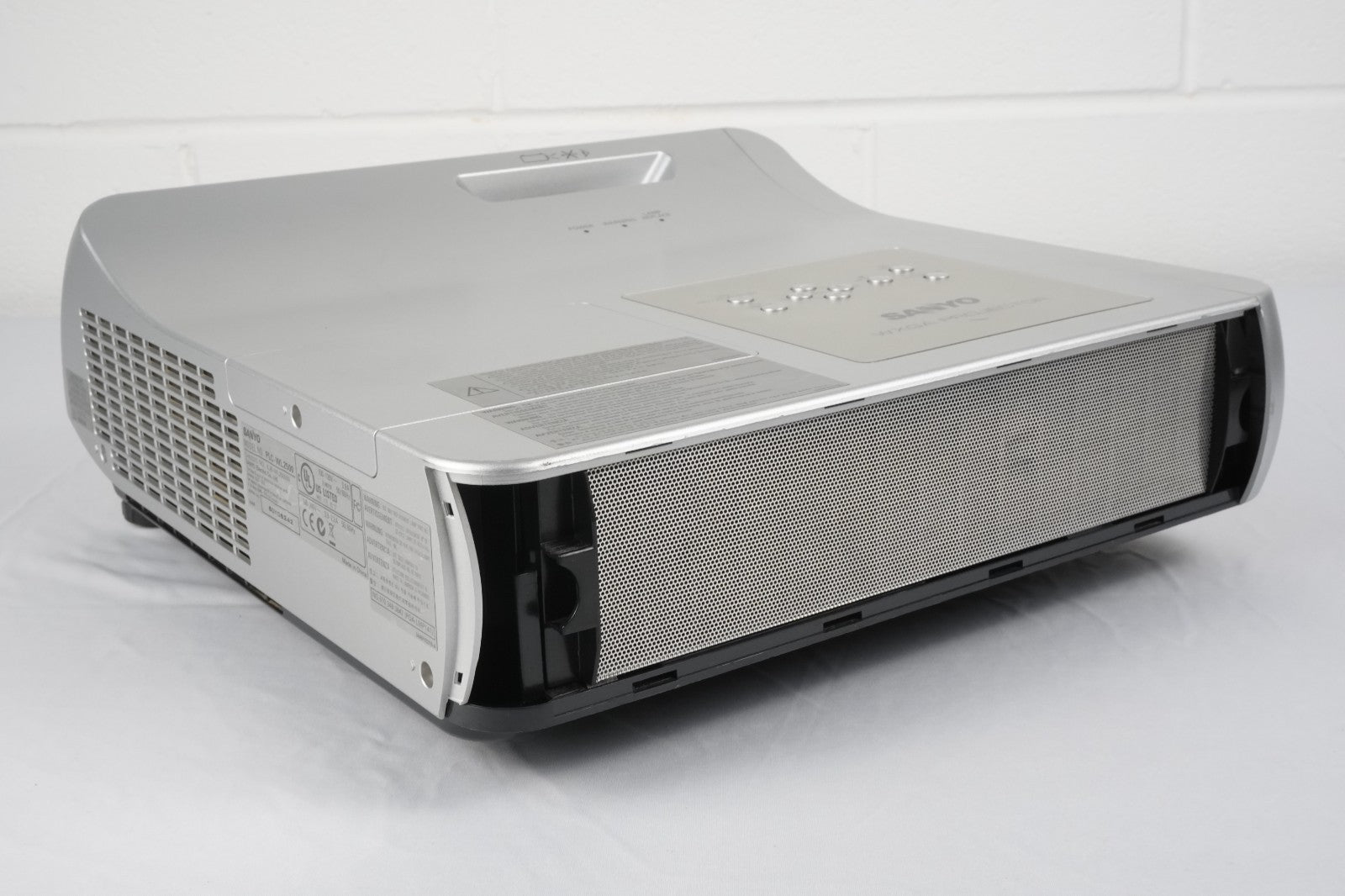 WXGA Projector SANYO PLC-WL2500 f Conference Room 743h Missing Filter Cover