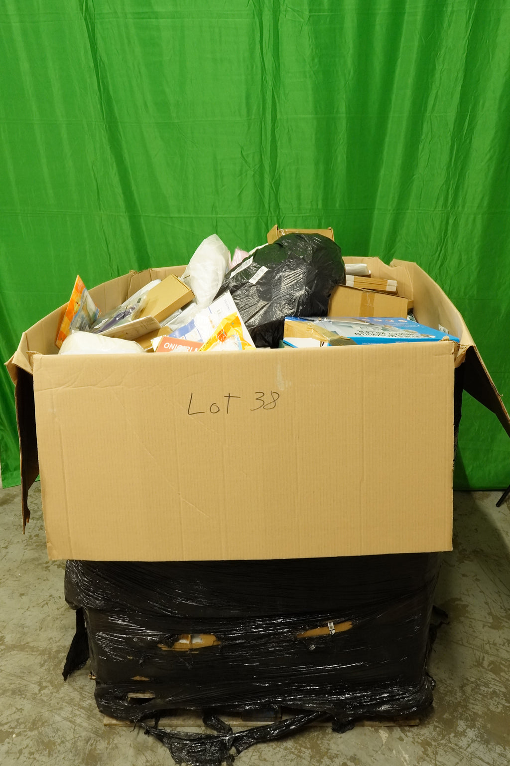 Lot 38 - Amazon Mixed pallet - new and returned items