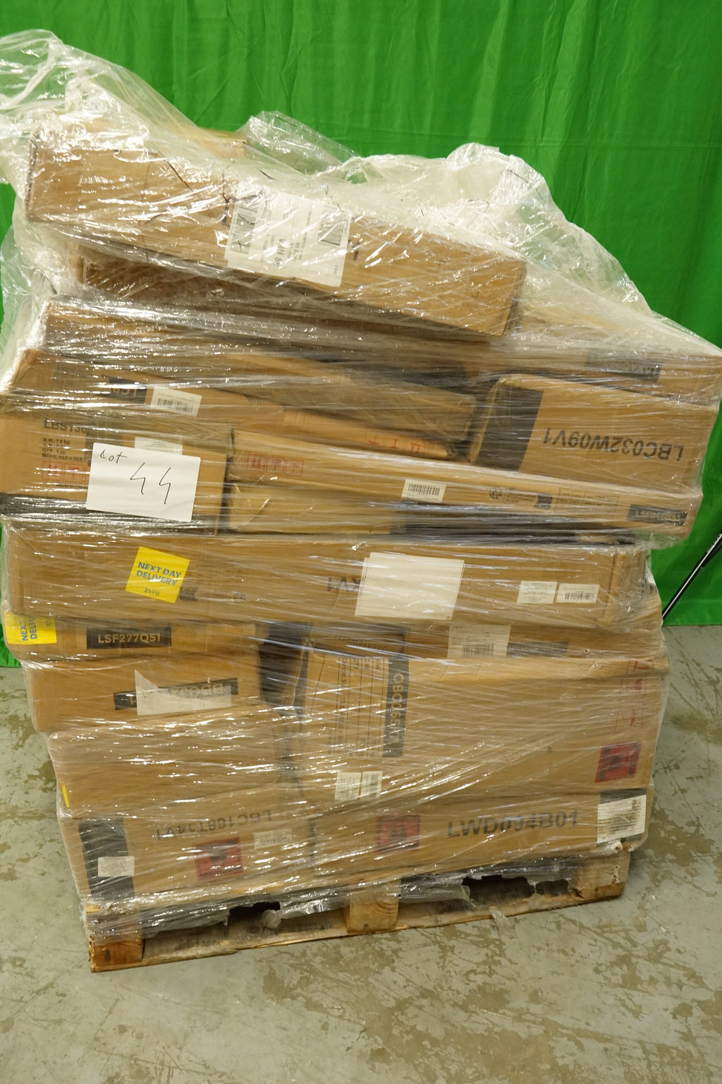 Lot 44 - Unmanifested Amazon Returns Pallet