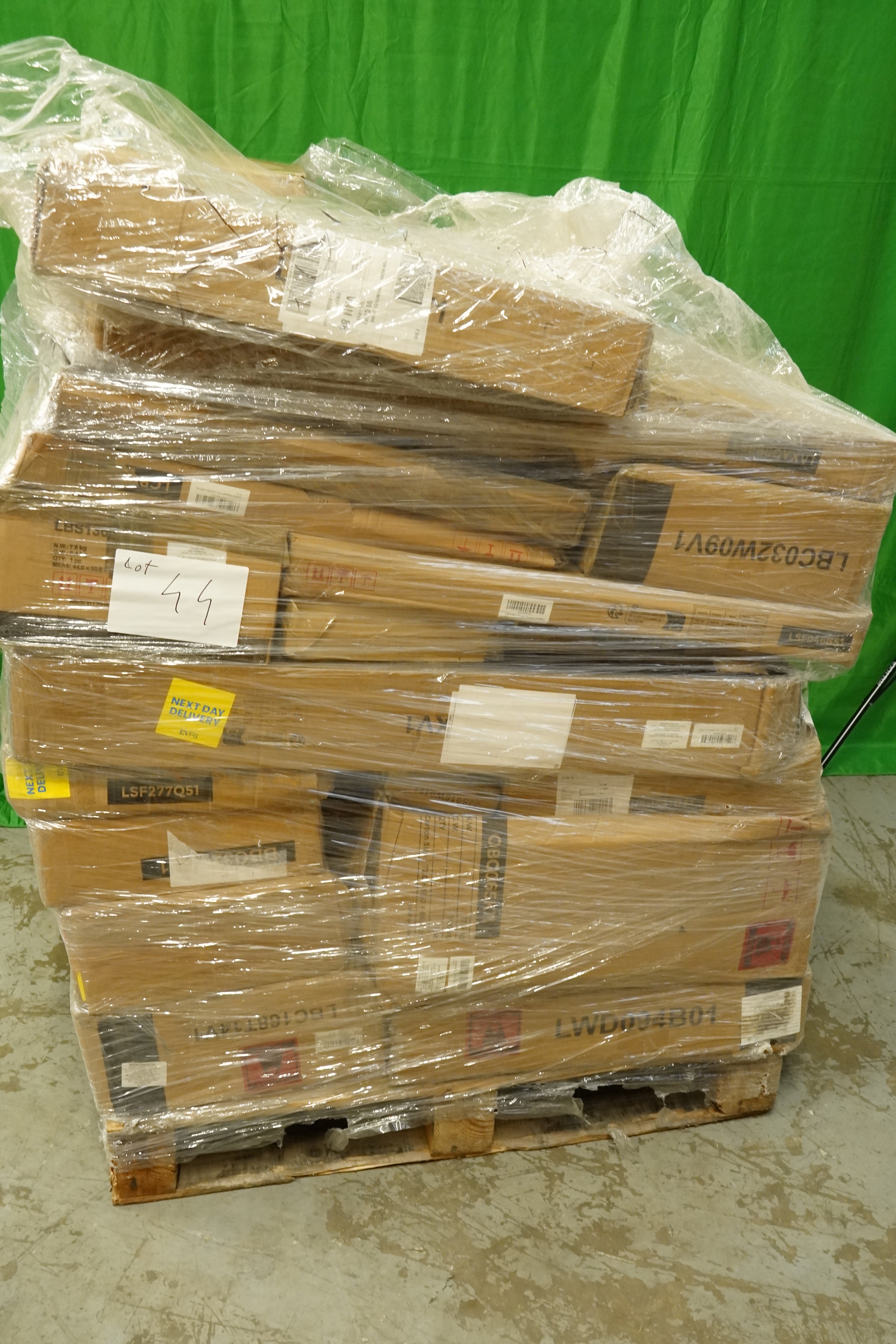 Lot 44 - Unmanifested Amazon Returns Pallet