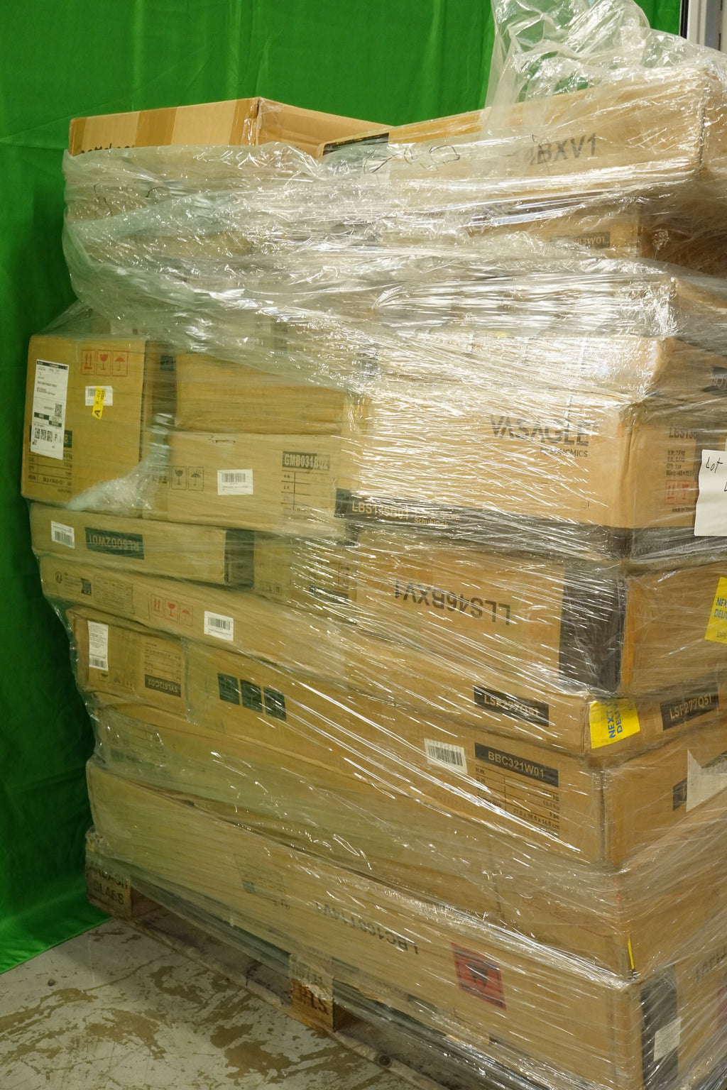 Lot 44 - Unmanifested Amazon Returns Pallet