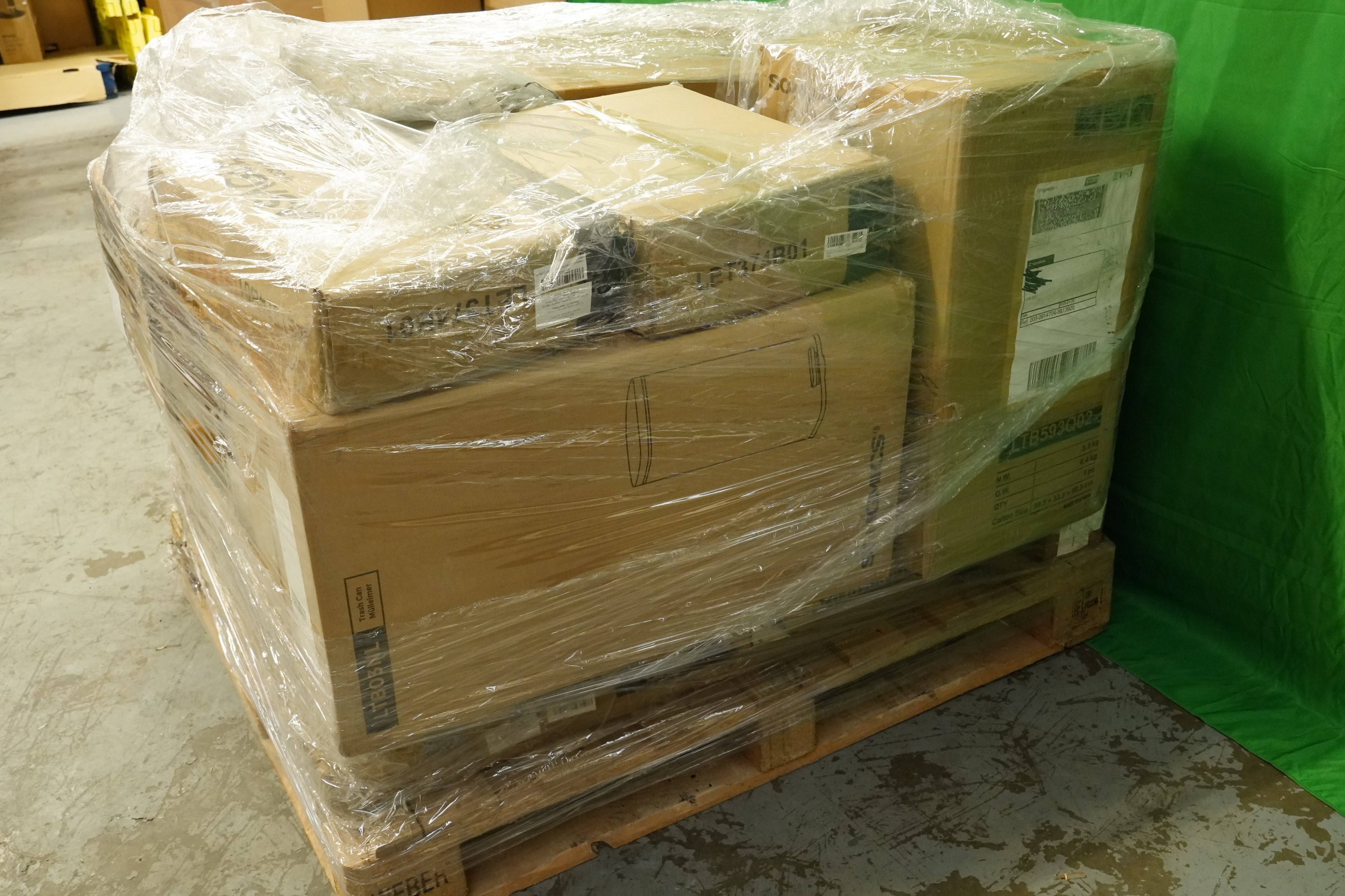 Lot 46 - Unmanifested Amazon Returns Pallet