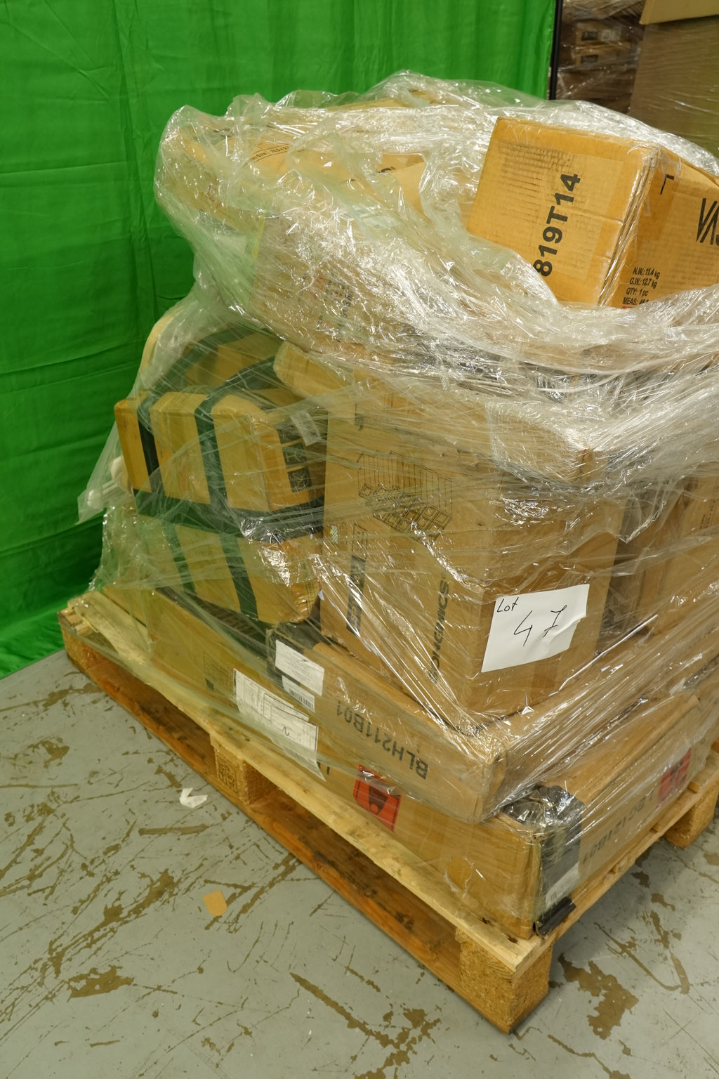 Lot 47 - Unmanifested Amazon Returns Pallet