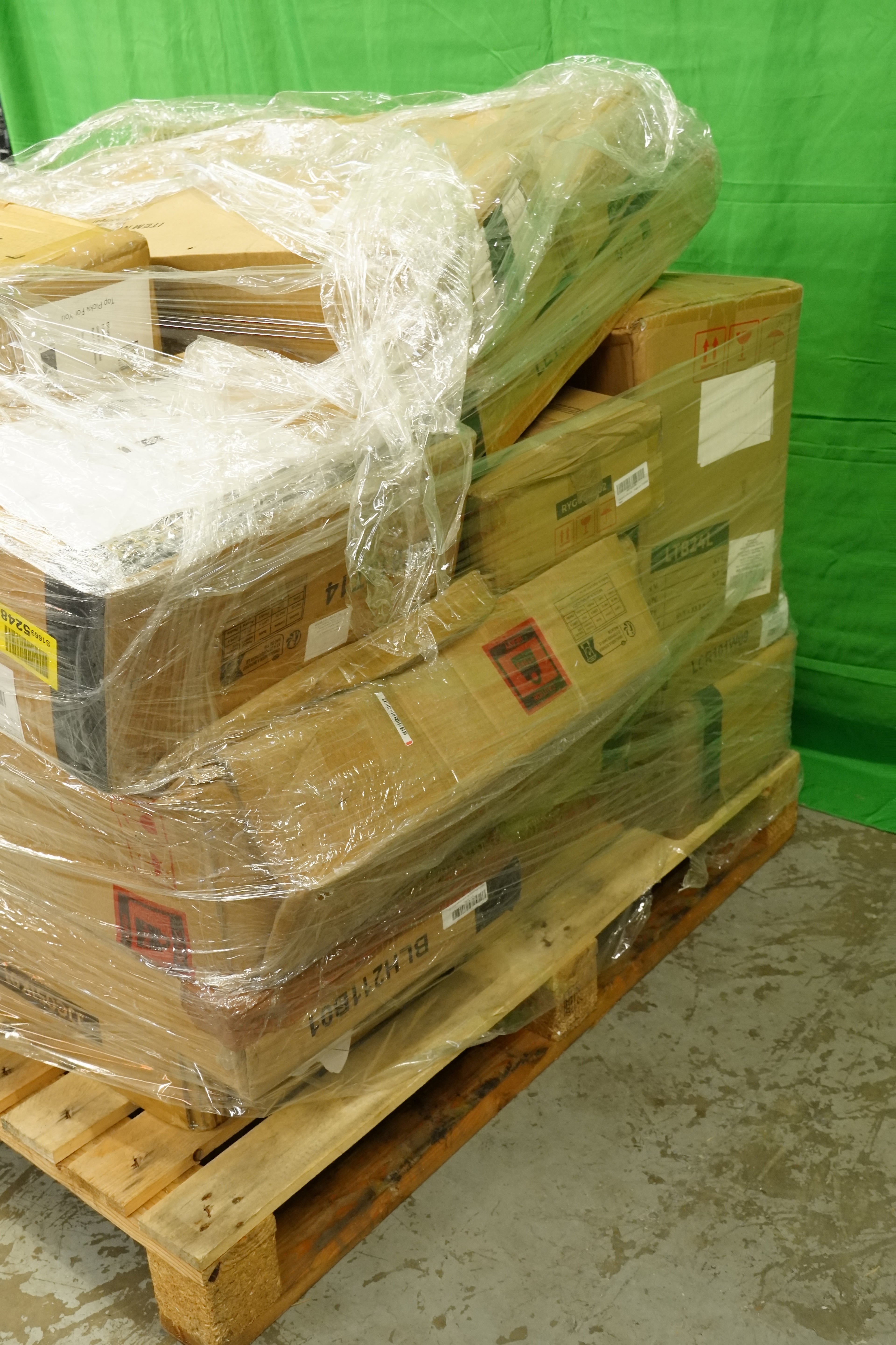 Lot 47 - Unmanifested Amazon Returns Pallet