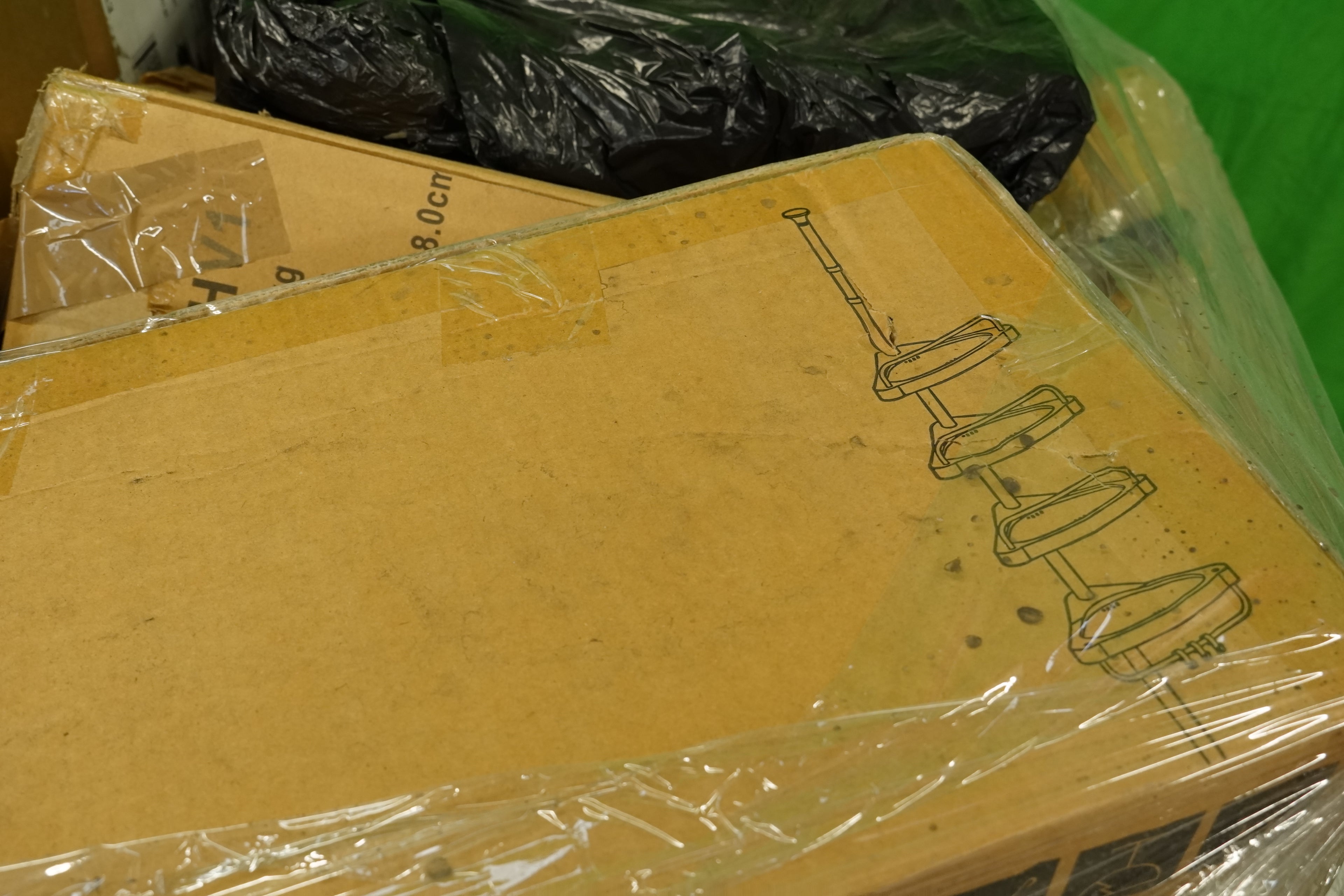 Lot 48 - Unmanifested Amazon Returns Pallet