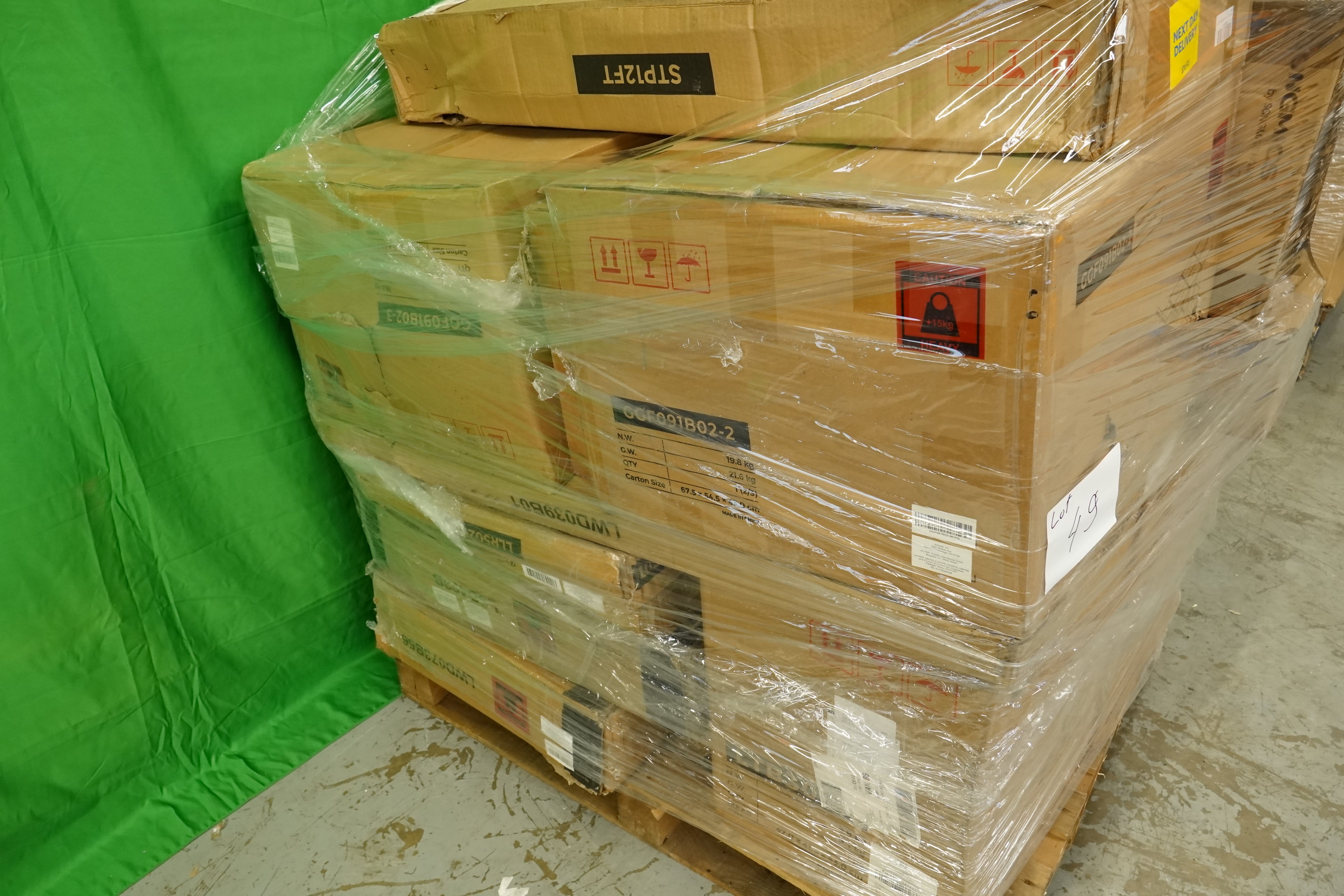 Lot 49 - Unmanifested Amazon Returns Pallet