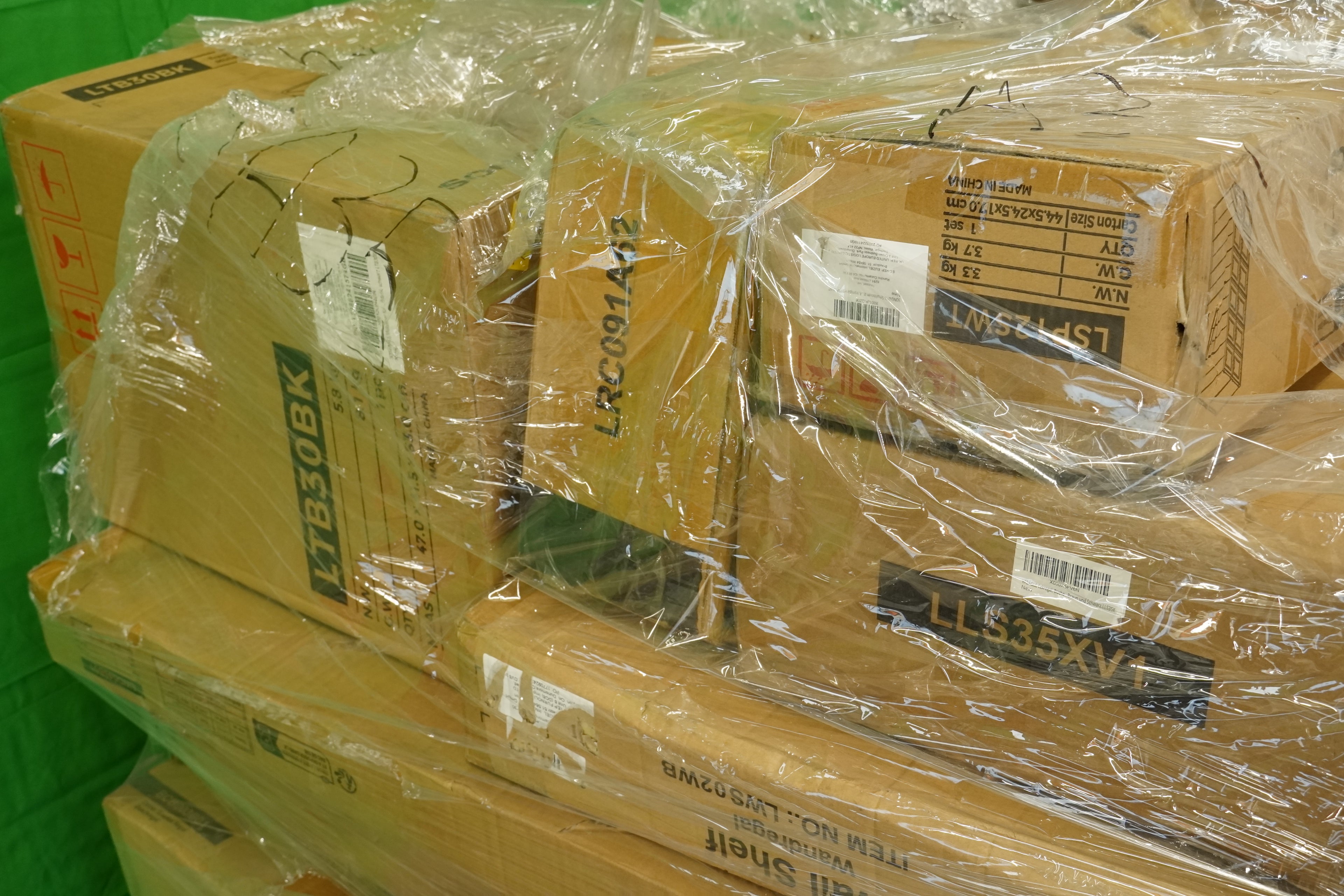 Lot 50 - Unmanifested Amazon Returns Pallet