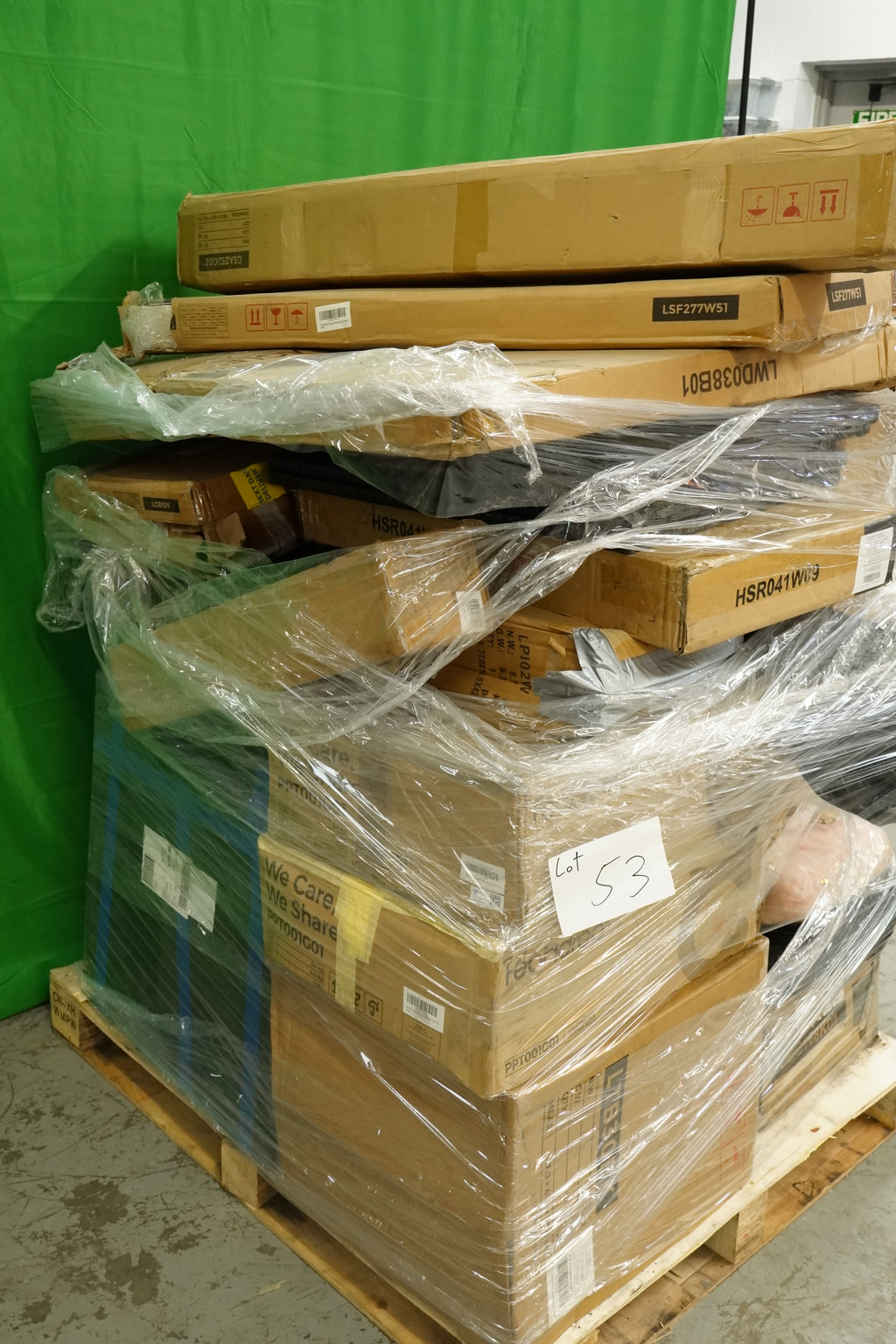 Lot 53 - Unmanifested Amazon Returns Pallet