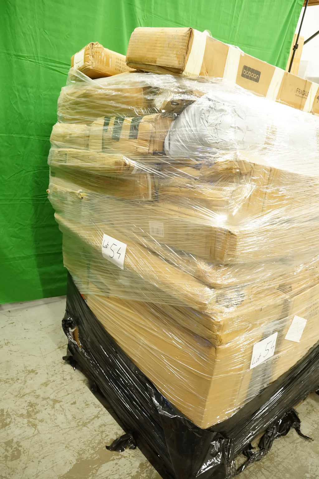 Lot 54 - Pallet of customer returns