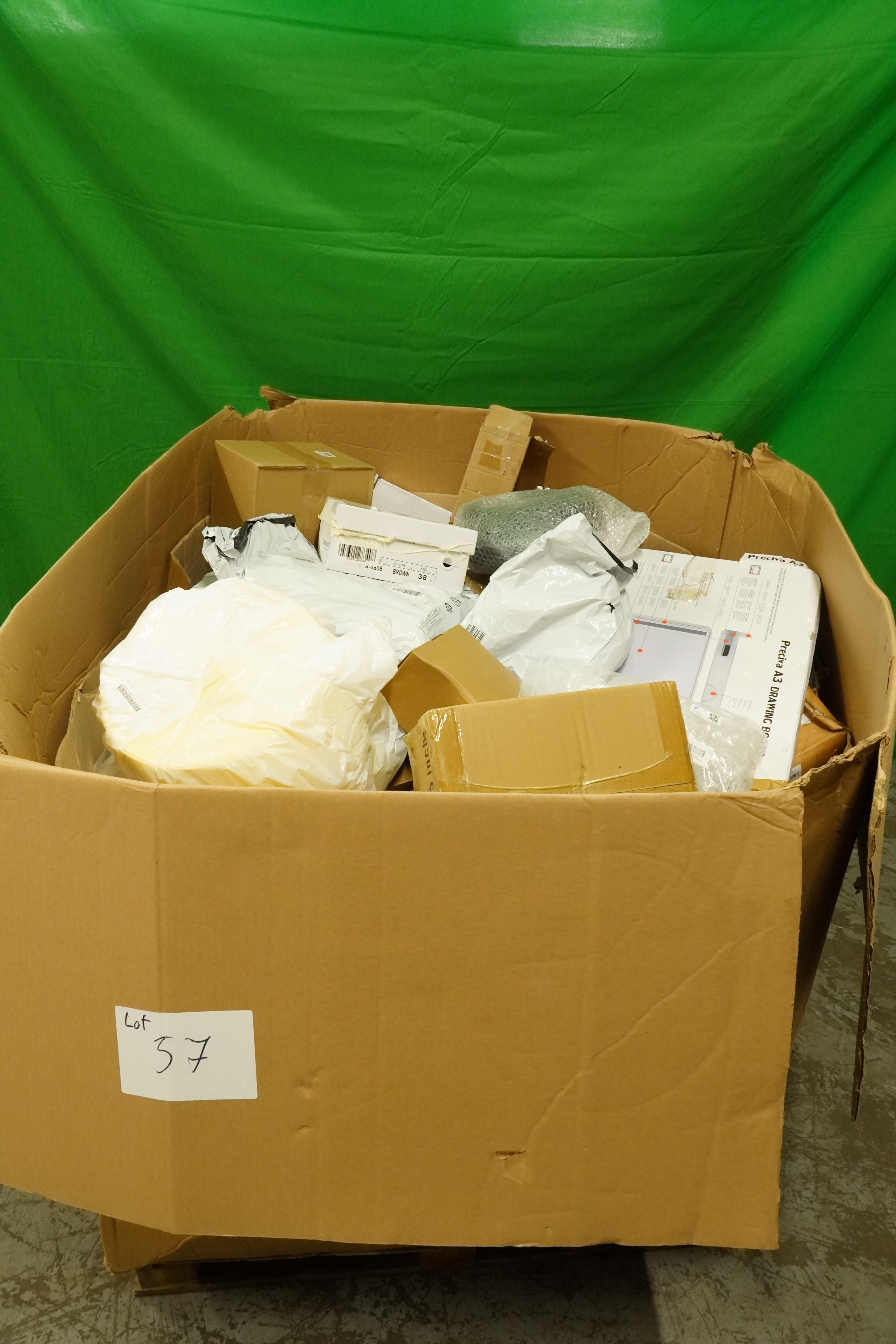 Lot 57 - Amazon Mixed Pallet of New and Returned items