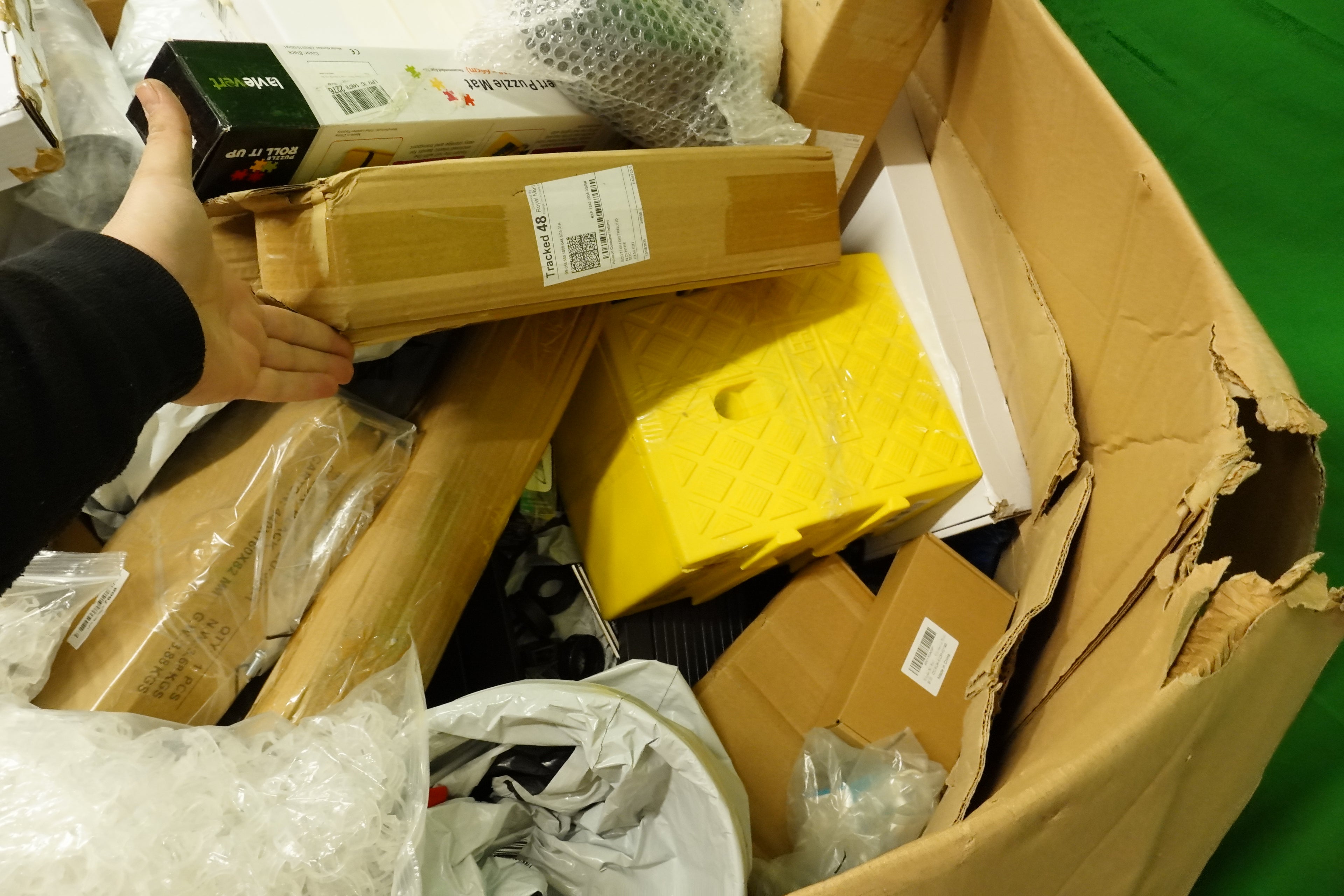 Lot 57 - Amazon Mixed Pallet of New and Returned items