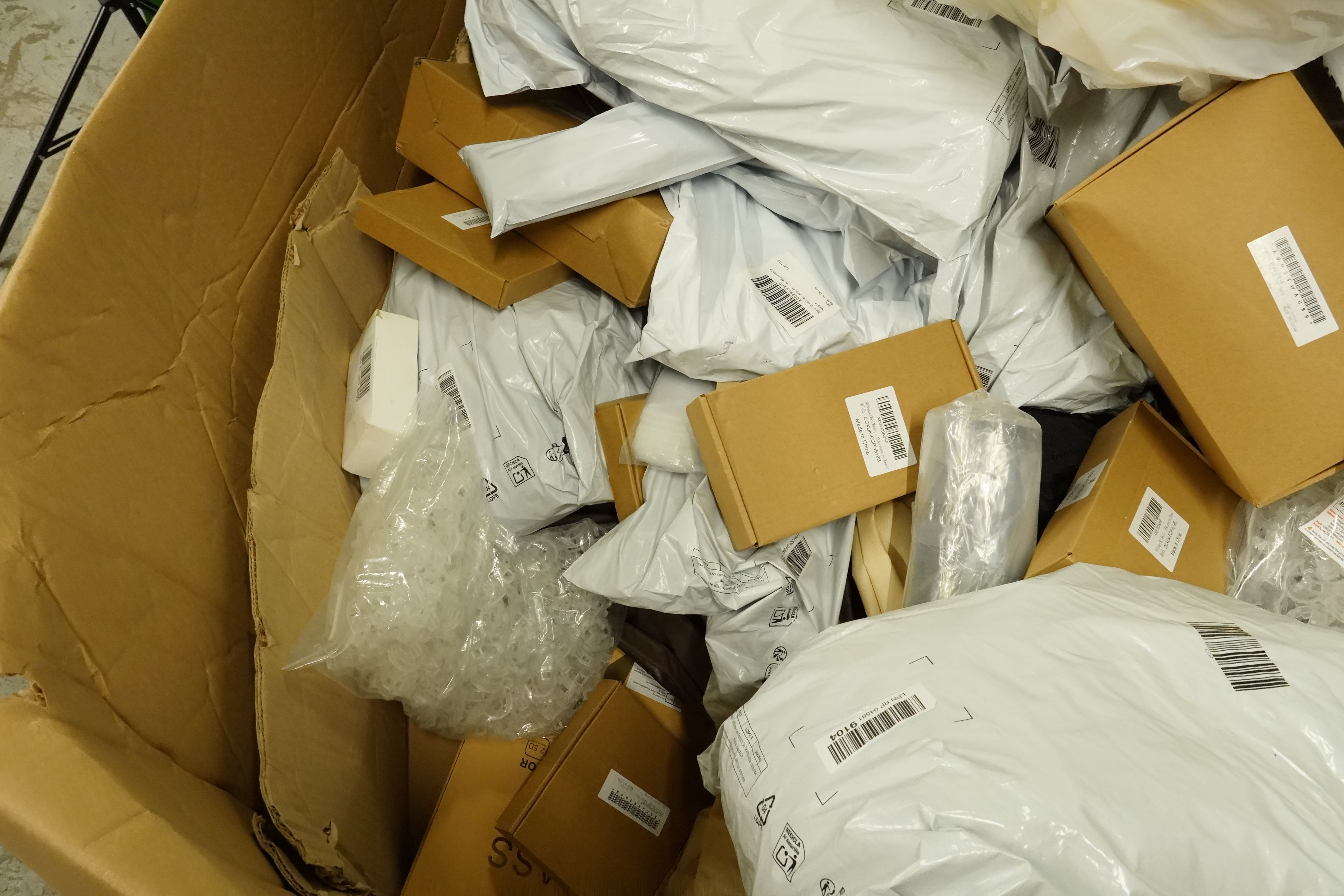 Lot 57 - Amazon Mixed Pallet of New and Returned items