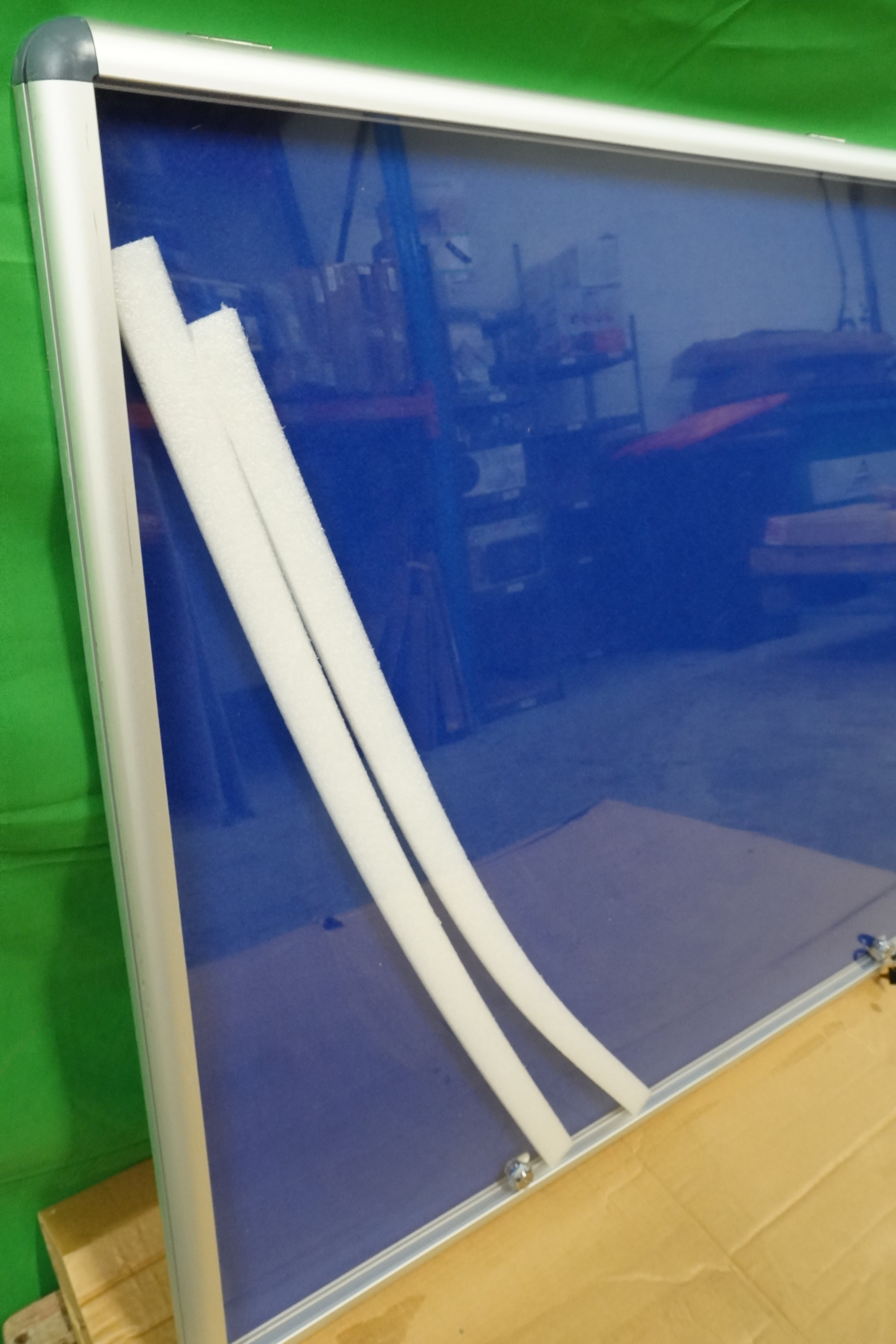 Bulletin Board Lockable Notice Board Fabric Felt Blue 120x90cm Silver Aluminium Frame - COLLECTION ONLY