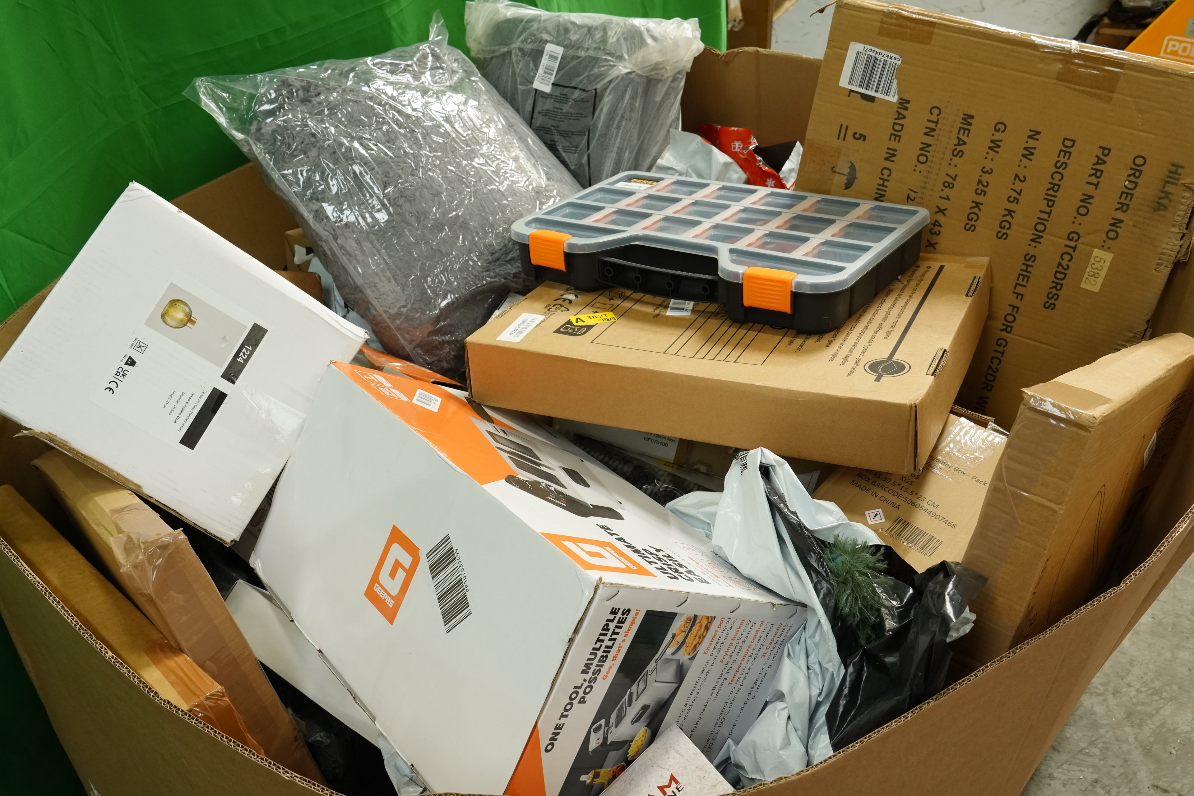 Lot 60 - Amazon Mixed Pallet, New and returned items