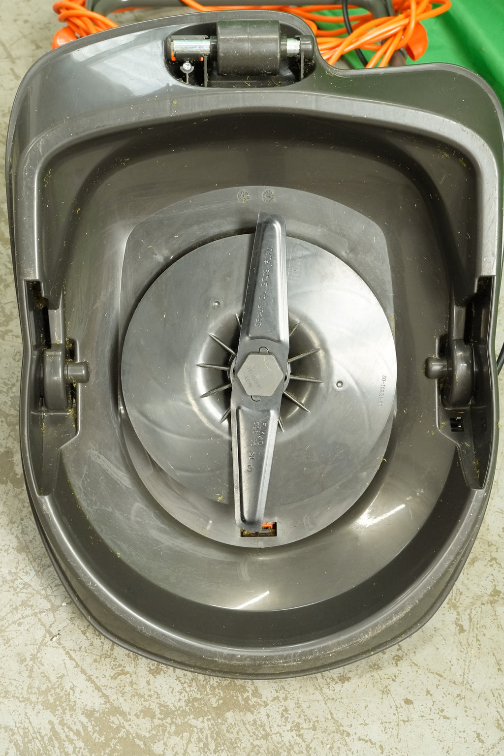 Flymo Hover Lawnmower Turbo Lite 250, 1400 W, 25 cm Cutting Width, Corded Lightweight Mower - COLLECTION ONLY