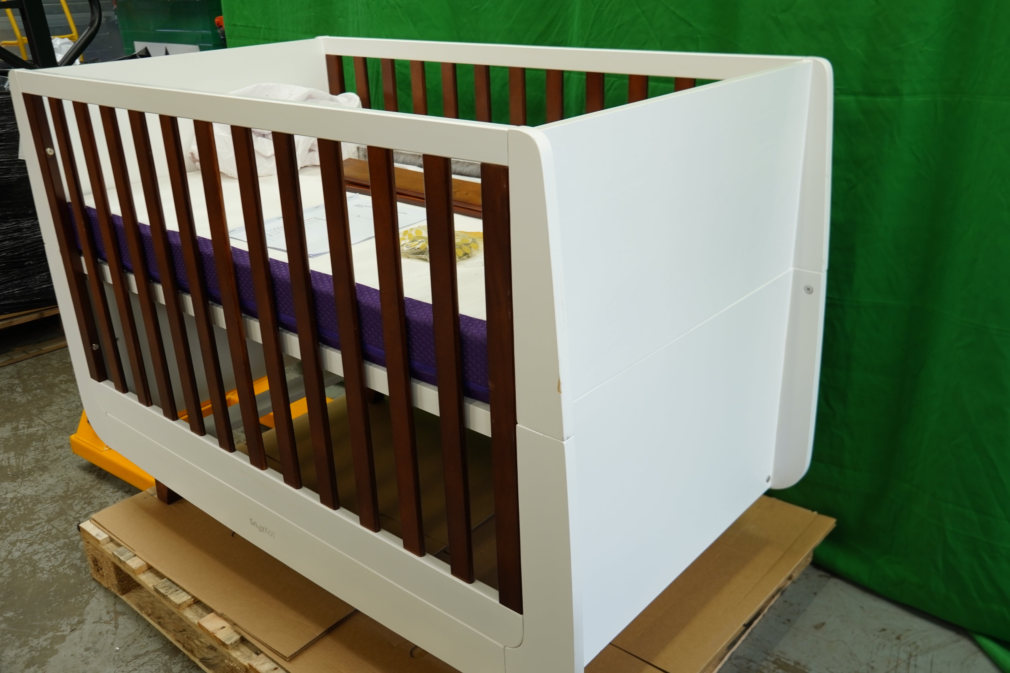 SnuzCot Baby Cot 4-1 Adjustable up to 4 years