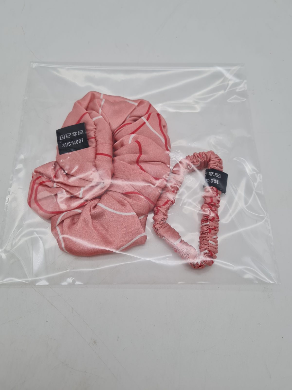 Silk Hair Bonnet and Scrunchie bundle set — photograph 2