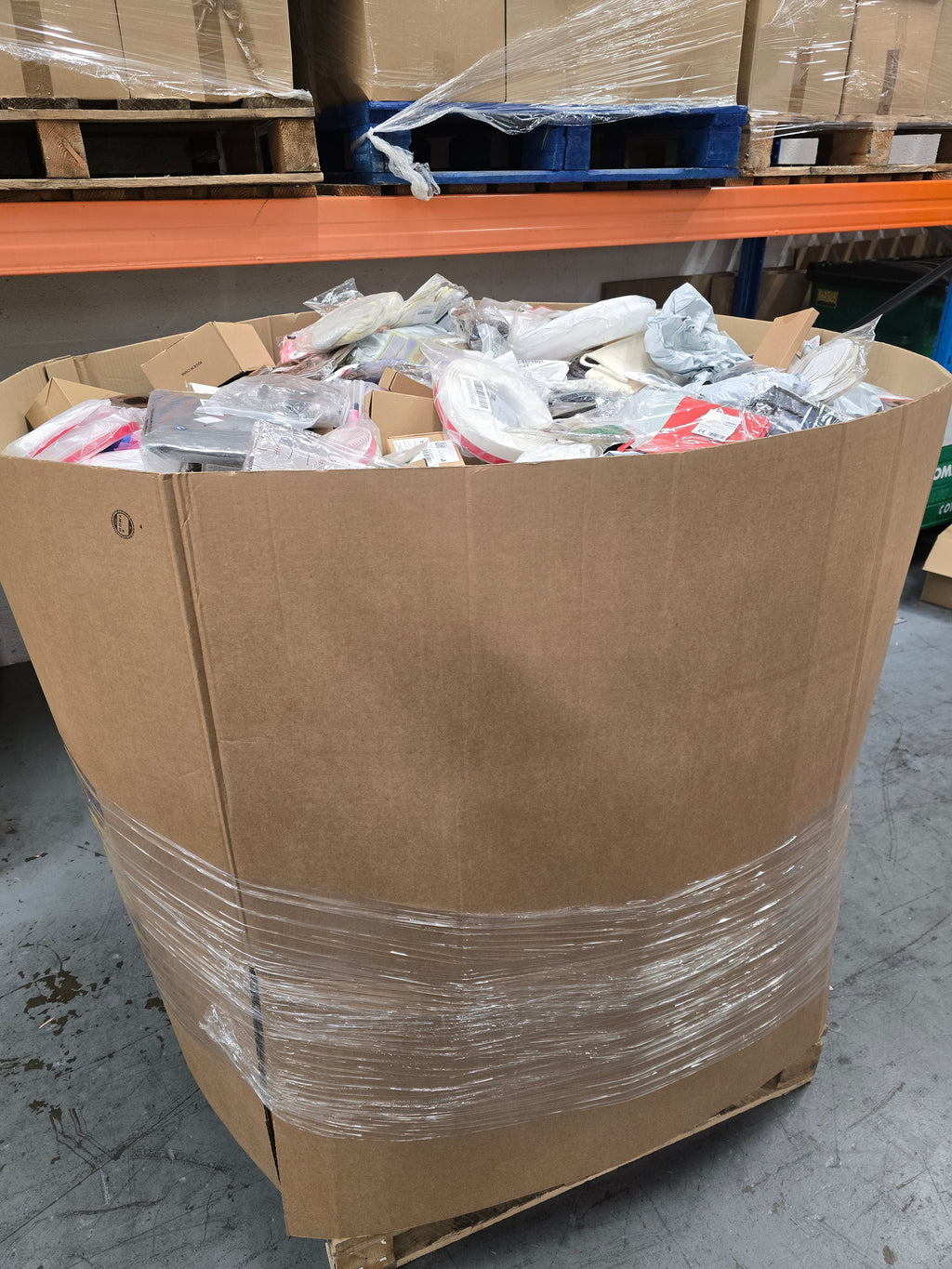 5ft Amazon Smalls - Mixed Pallets of New and Returns